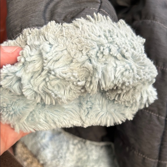 The North Face Gray Quilted Jacket with Light Blue Sherpa Lining - Picture 8 of 8